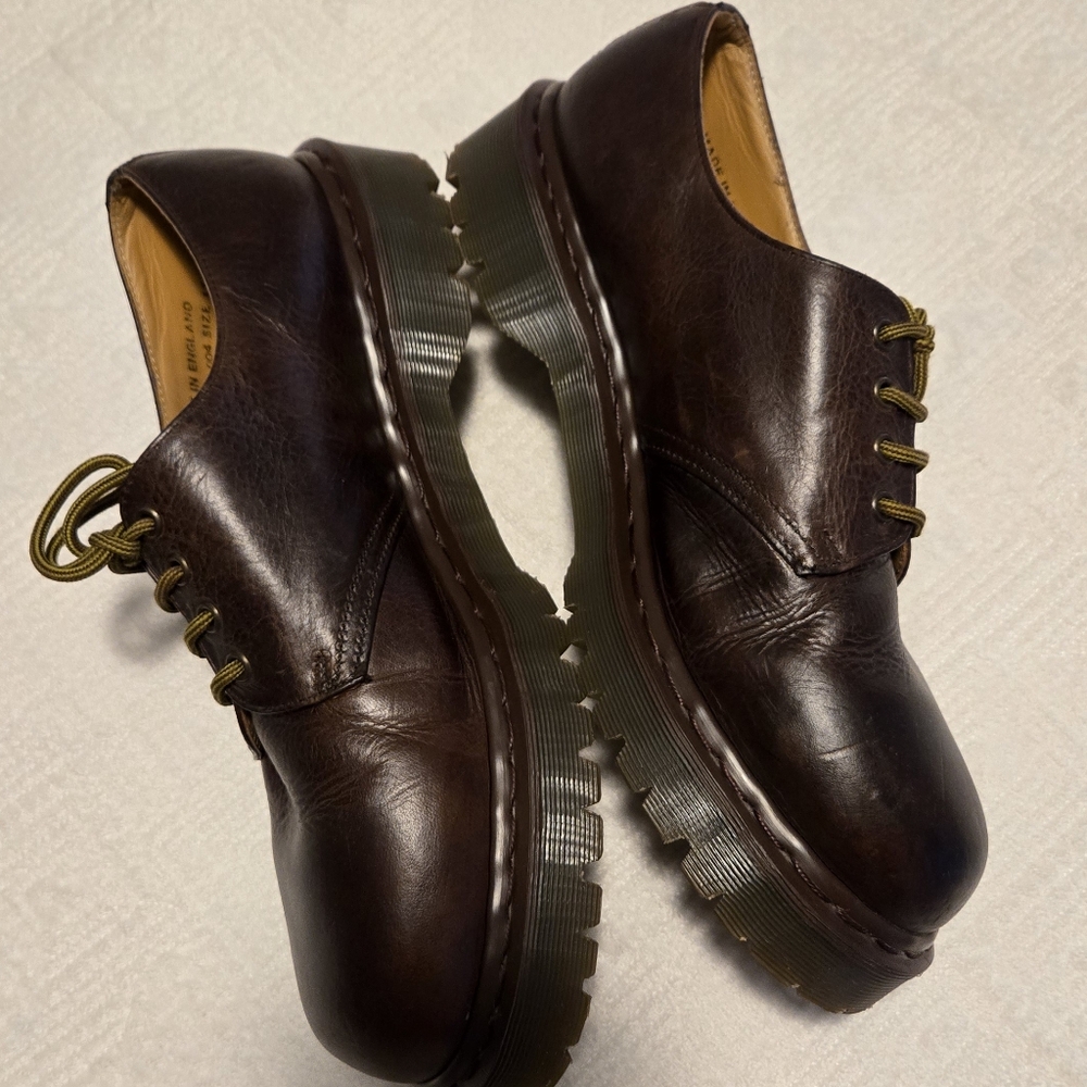 Vintage Dr. Martens 8053 Commando Sole Leather Shoes Made In England UK Size 11